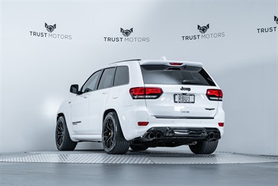 2018 Jeep Grand Cherokee - Thumbnail