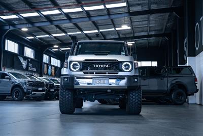2024 Toyota Landcruiser - Thumbnail