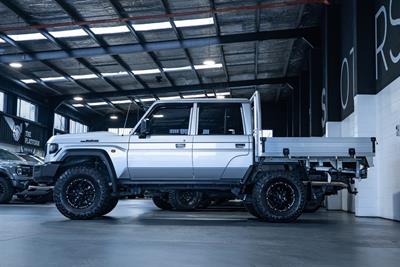 2024 Toyota Landcruiser - Thumbnail