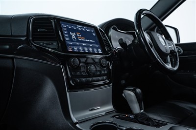 2020 Jeep Grand Cherokee - Thumbnail