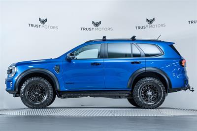 2023 Ford Everest - Thumbnail