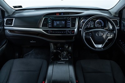 2017 Toyota Highlander - Thumbnail