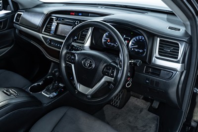 2017 Toyota Highlander - Thumbnail