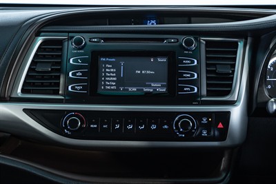 2017 Toyota Highlander - Thumbnail