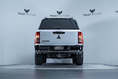 2024 Mitsubishi Triton - Thumbnail