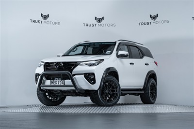 2019 Toyota Fortuner - Thumbnail