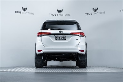 2019 Toyota Fortuner - Thumbnail